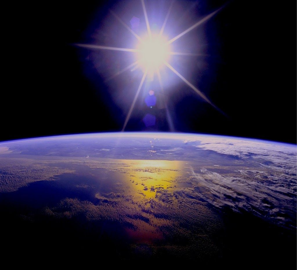 宇宙から見た地球 — 時を超える学びのイメージ